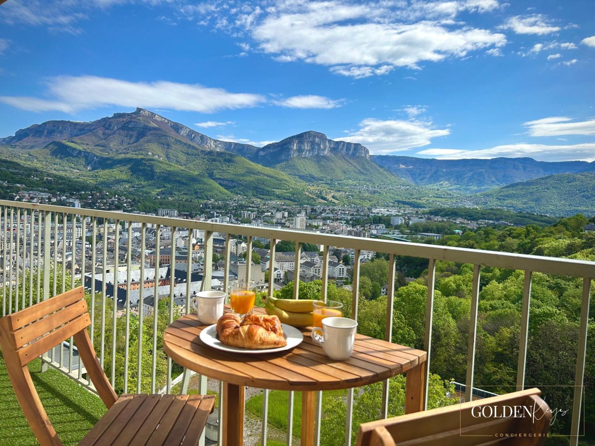 Appartement Le Golden View - Vue Imprenable & Parking Gratuit Chambéry